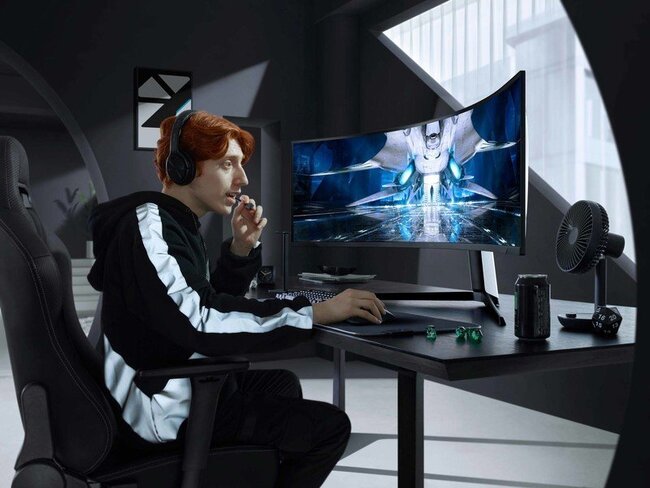 odyssey_neo_g9_lifestyle_5.jpg
