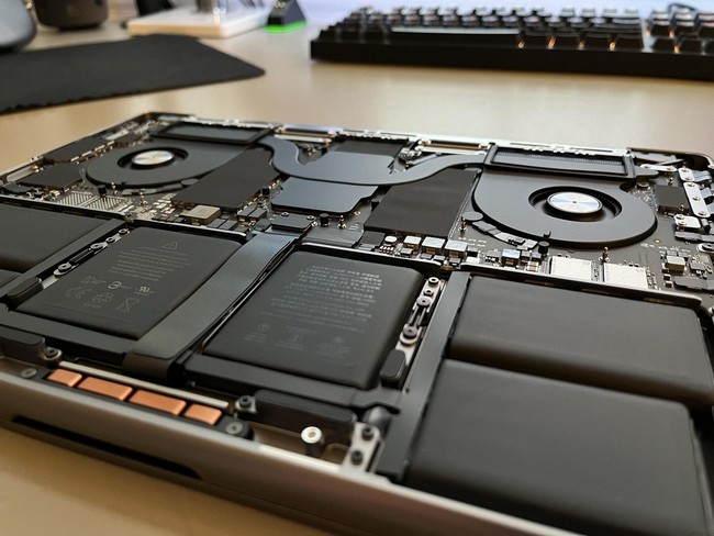 macbook-2021-teardown-3.jpg