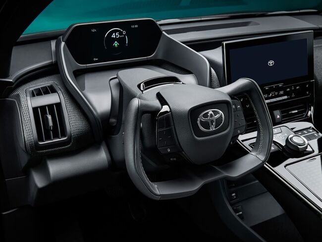 toyotaev3.jpg