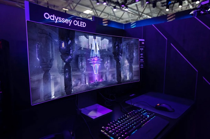  مانیتور گیمینگ Odyssey OLED G8 سامسونگ