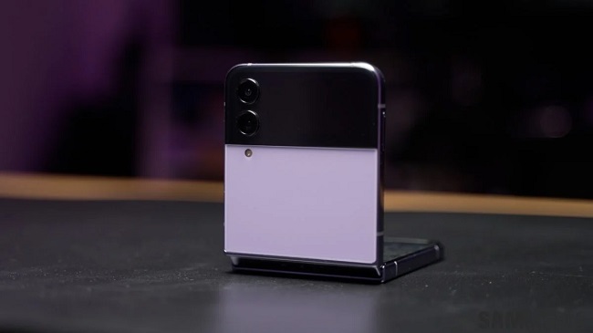 Galaxy-Z-Flip-4-review-1-1200x675.jpg