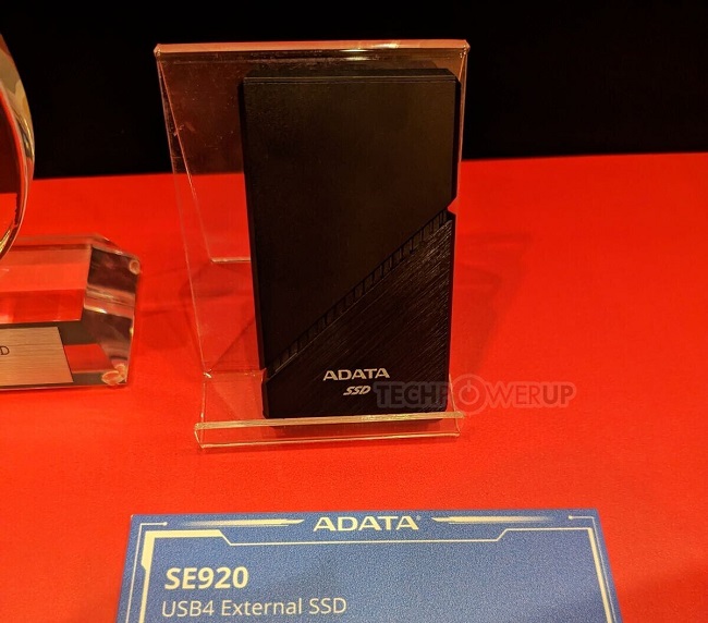 اس اس دی اکسترنال USB4 SE920 ای دیتا