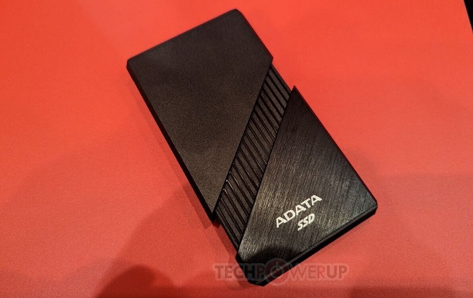 اس اس دی اکسترنال USB4 SE920 ای دیتا
