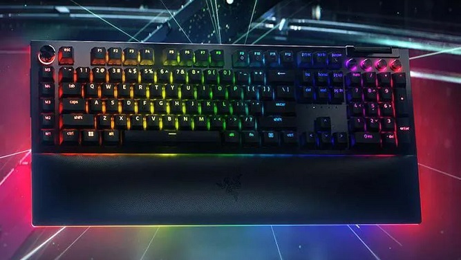 معرفی صفحه کلید BlackWidow V4 Pro ریزر