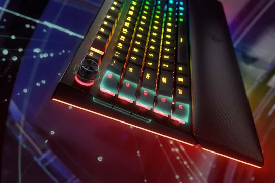 طراحی صفحه کلید BlackWidow V4 Pro ریزر