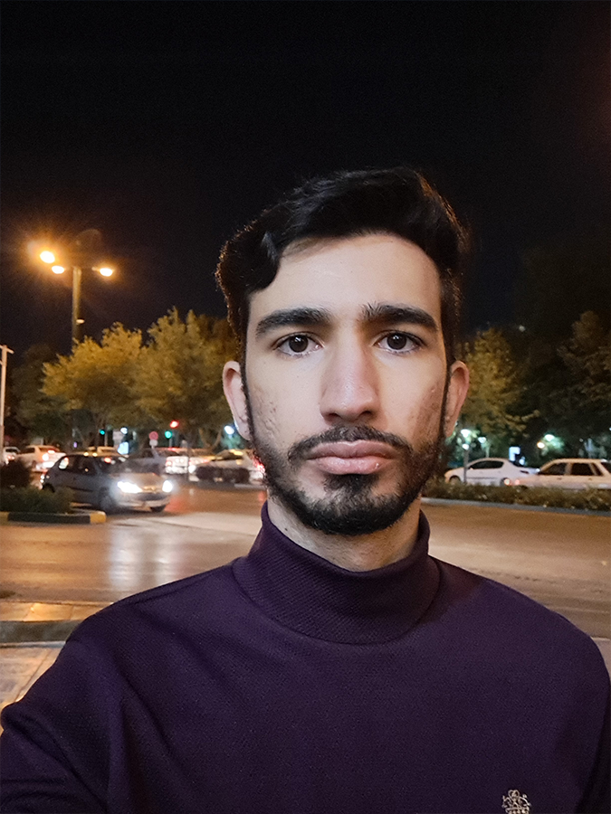 نمونه عکس سلفی دوربین گلکسی آ53 فایوجی در شب