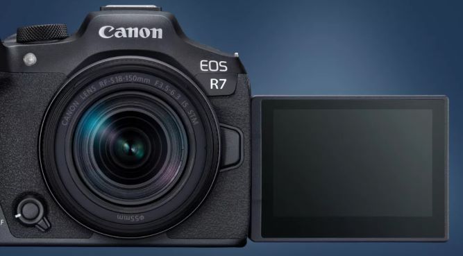 نمای جلویی دوربین EOS R7 