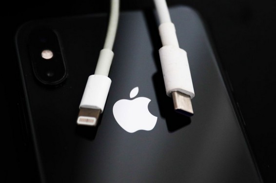 گوشی آیفون با پورت USB-C