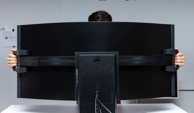  مانیتور Xeneon Flex ساخت Corsair