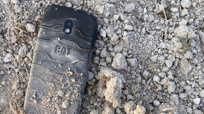 مقاومت گوشی CAT S42 H+