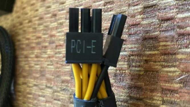 کانکتور PCI E