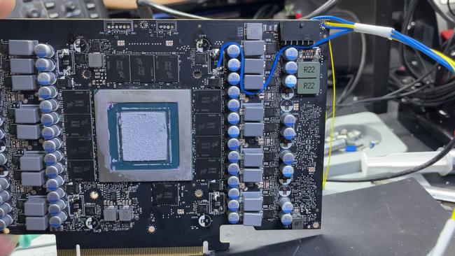 چینش برد کارت گرافیک RTX 4090 در هنگام اورکلاک