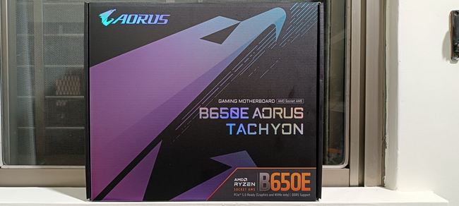 جعبه مادربرد AORUS B650E Tachyon