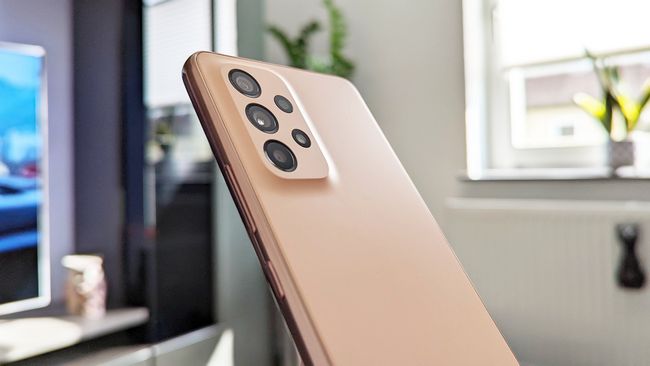 طراحی گوشی GALAXY A53 در رنگ مسی