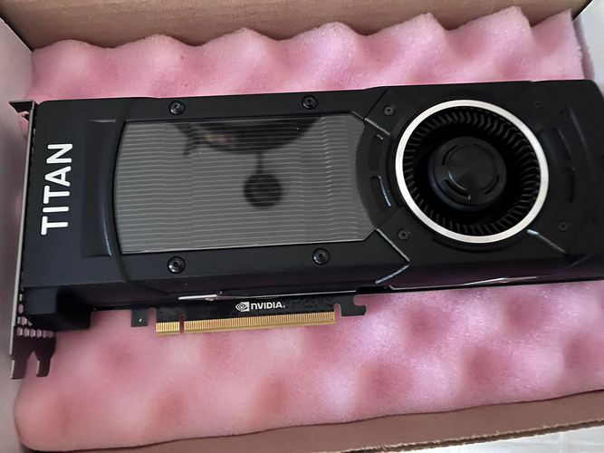 جلوی کارت گرافیک TITAN X