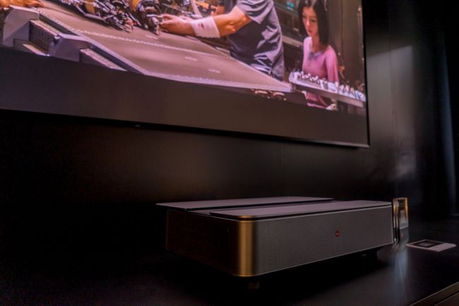تلویزیون لیزری Leica Cine 1