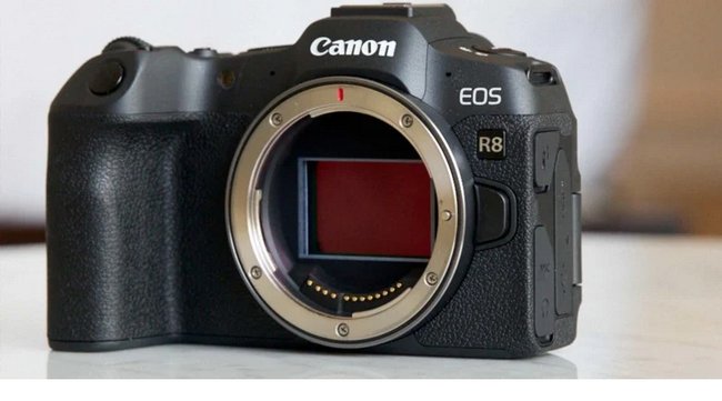 دوربین EOS R8