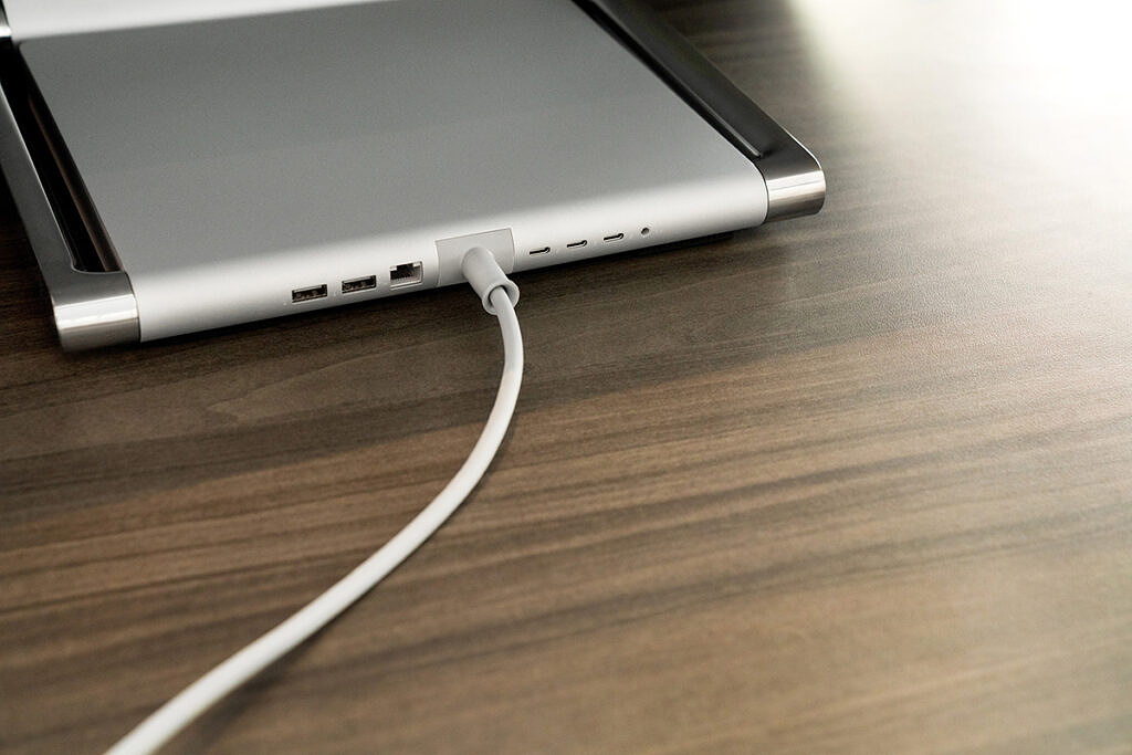 Surface-Studio-2-Plus مایکروسافت از رایانه یکپارچه سرفیس استودیو ۲ پلاس رونمایی کرد