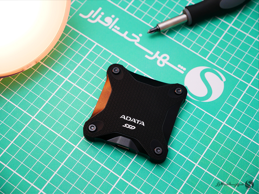 adata-sd600q-external-ssd-show2.jpg