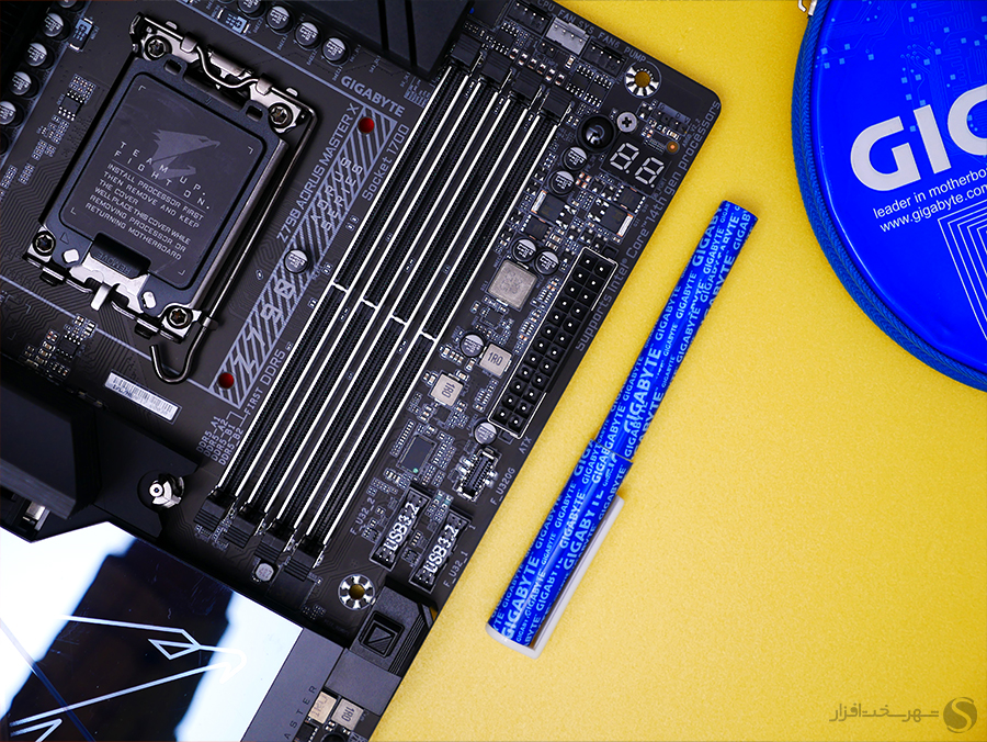 z790-aorus-masterx-connectors1.jpg