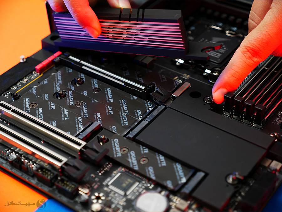 z790-aorus-masterx-ezlatchj.jpg