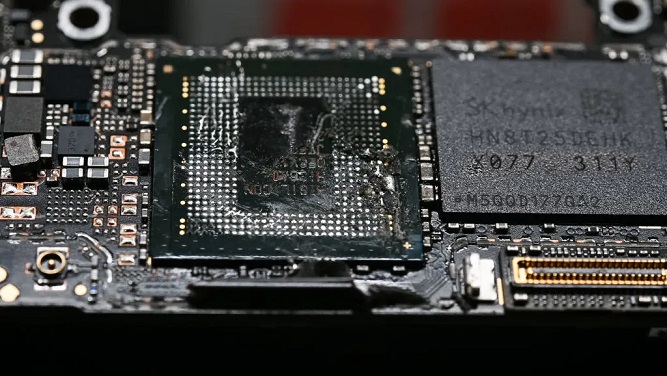 SK Hynix نحوه عبور هواوی از تحریم ها را بررسی می کند