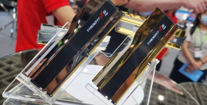تصویر رم Trident Z5 جی اسکیل