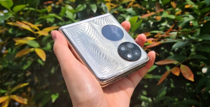 مقایسه گوشی گلکسی Z Flip 5 با هواوی P50 Pocket