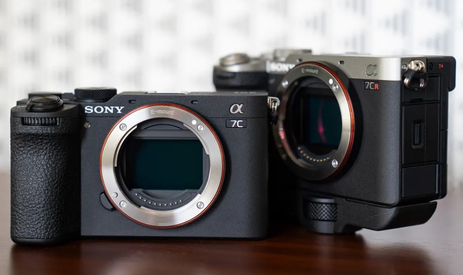 تصویر دوربین های Sony A7C II و Sony A7C R