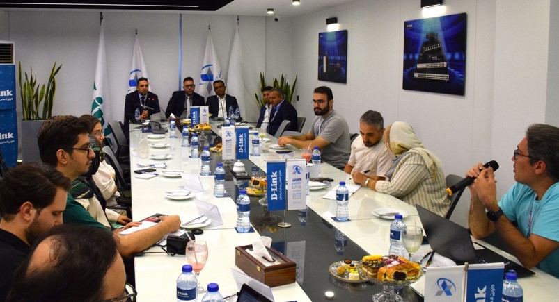 نشست خبری مدیران دی لینک