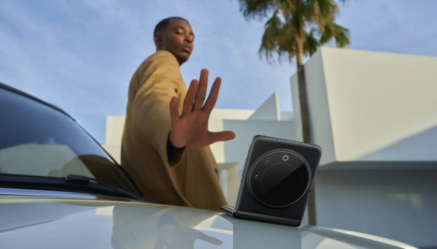 عرضه گوشی Phantom V Flip 5G