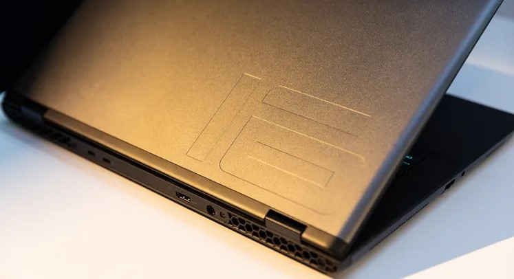 سه لپ تاپ Alienware x16 R2 و Alienware m18 R2 و Alienware M16 R2 