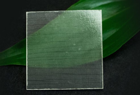 استحکام ده برابری نمایشگر چوبی نسبت به شیشه یا پلاستیک