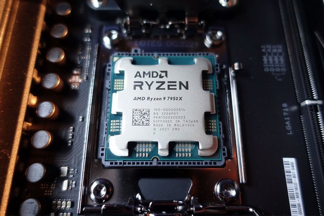Ryzen 9 7950X پردازنده