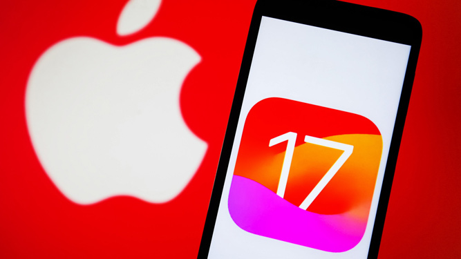 مشکل داغ شدن گوشی‌های آیفون ۱۵ بر گردن iOS 17 افتاد