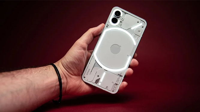 گوشی میان‌رده Nothing Phone 2a