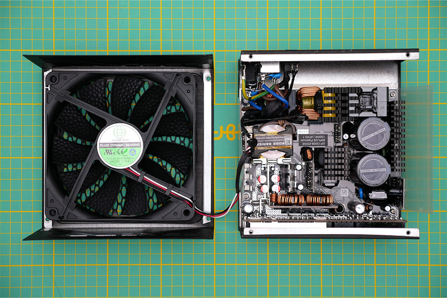 Green-Edge-1300W-PSU-x900-16.jpg