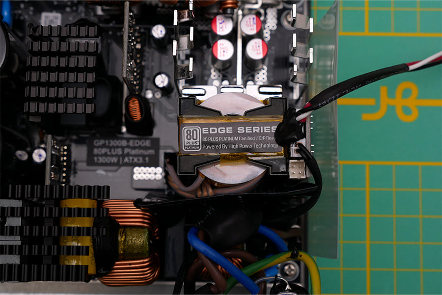 Green-Edge-1300W-PSU-x900-19.jpg