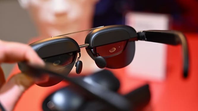 Lenovo-Legion-Glasses-2-03.jpg
