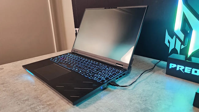 لپ تاپ ایسر Predator Helios 18 AI