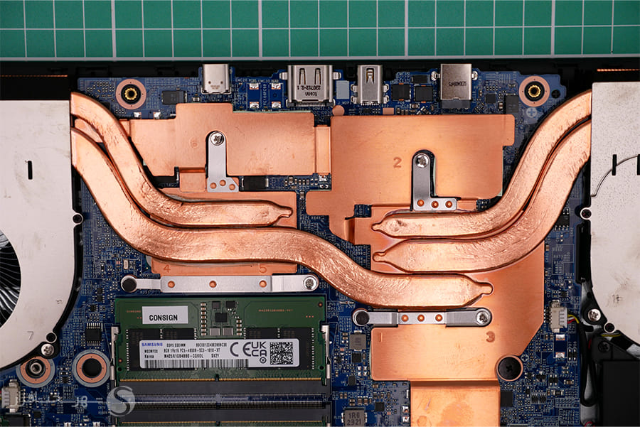 Gigabyte-G6-Laptop-PartII-x900-10.jpg
