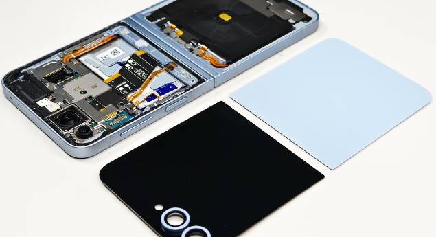 کالبدشکافی و شکنجه گوشی گلکسی Z Flip6 سامسونگ