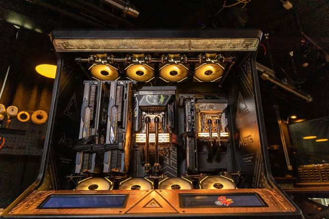 کیس MEG Maestro 900L PZ