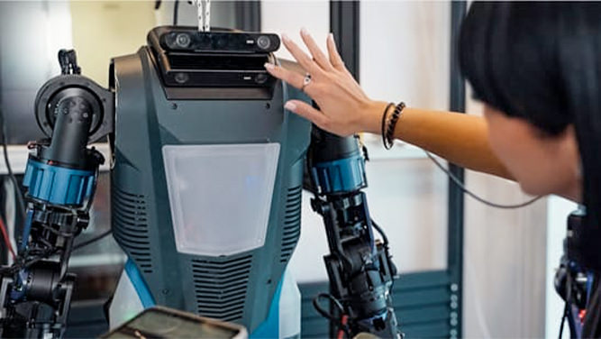 ربات مجهز به هوش مصنوعی شرکت شرکت Mentee Robotics به نام Menteebot 