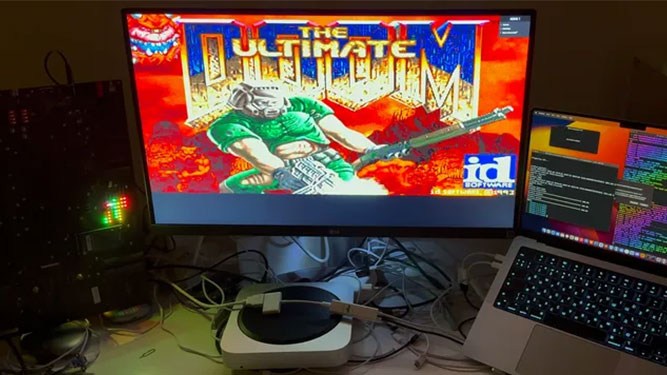 اجرای بازی Doom روی دانگل HDMI اپل