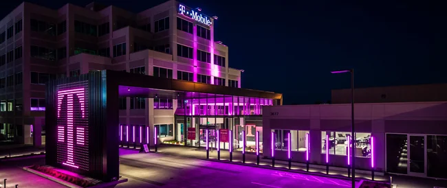 ساختمان اپراتور t-mobile در آمریکا