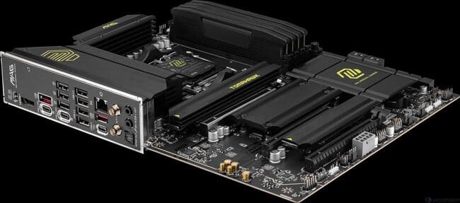بعضی مدل‌‌های مجهز به چیپست x870 نیز کانکتور ۸ پین pciE مجهز هستند.