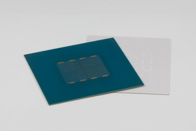 تراشه آزمایشی ساخته شده با glass substrate 