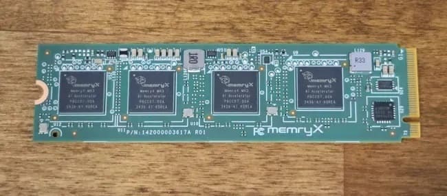 هر ماژول MX3 M.2 از ۴ تراشه MX3 استفاده میکند