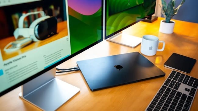 لپ تاپ ها با فاصله از دسکتاپ و AIO قابلیت حمل بیشتری دارند